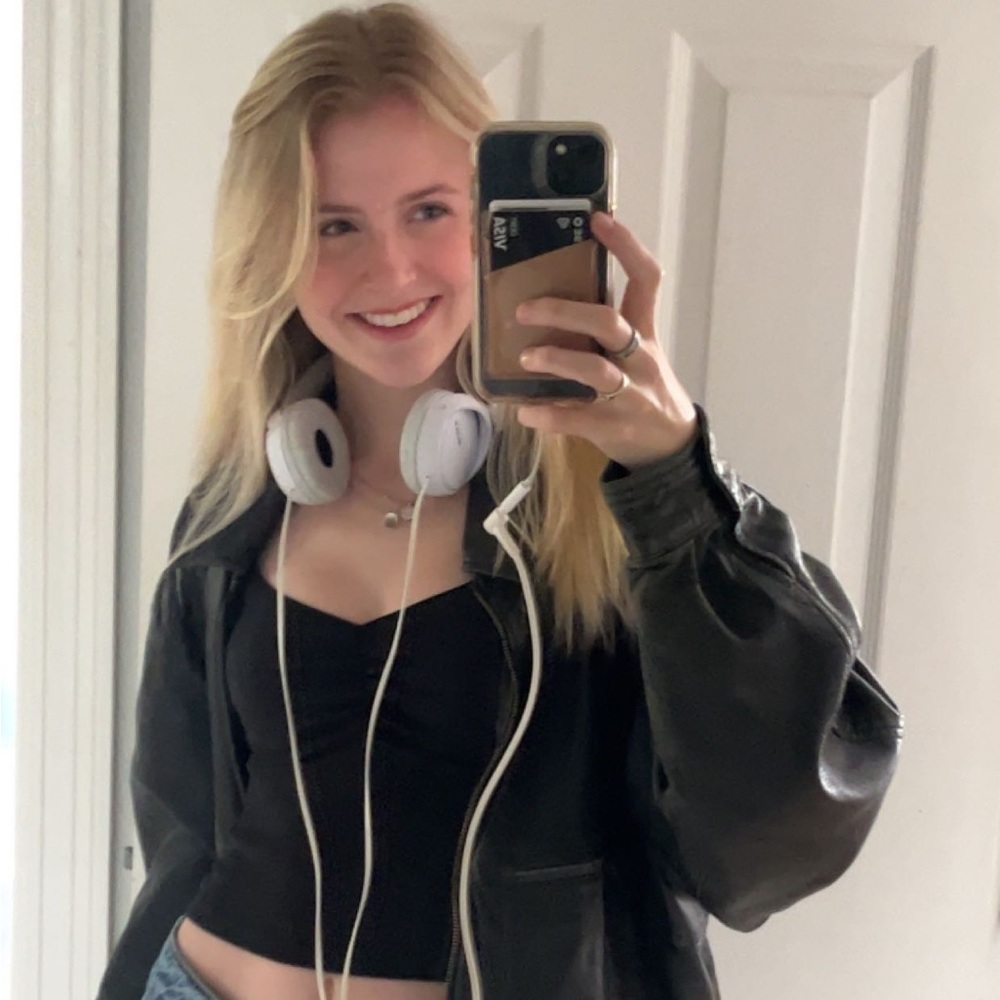 Meet your Posher, Becca